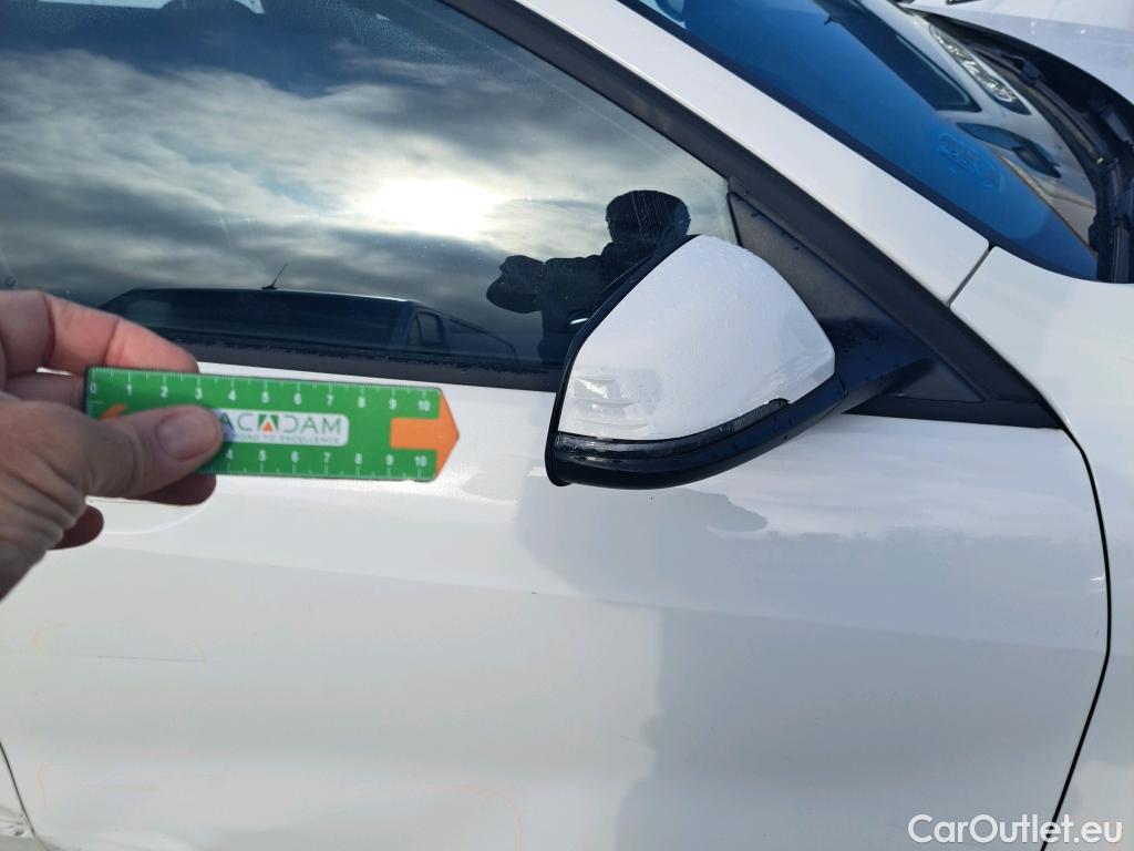  Bmw  Serie 1 BMW  / 2019 / 5P / berlina con portón 116d #29