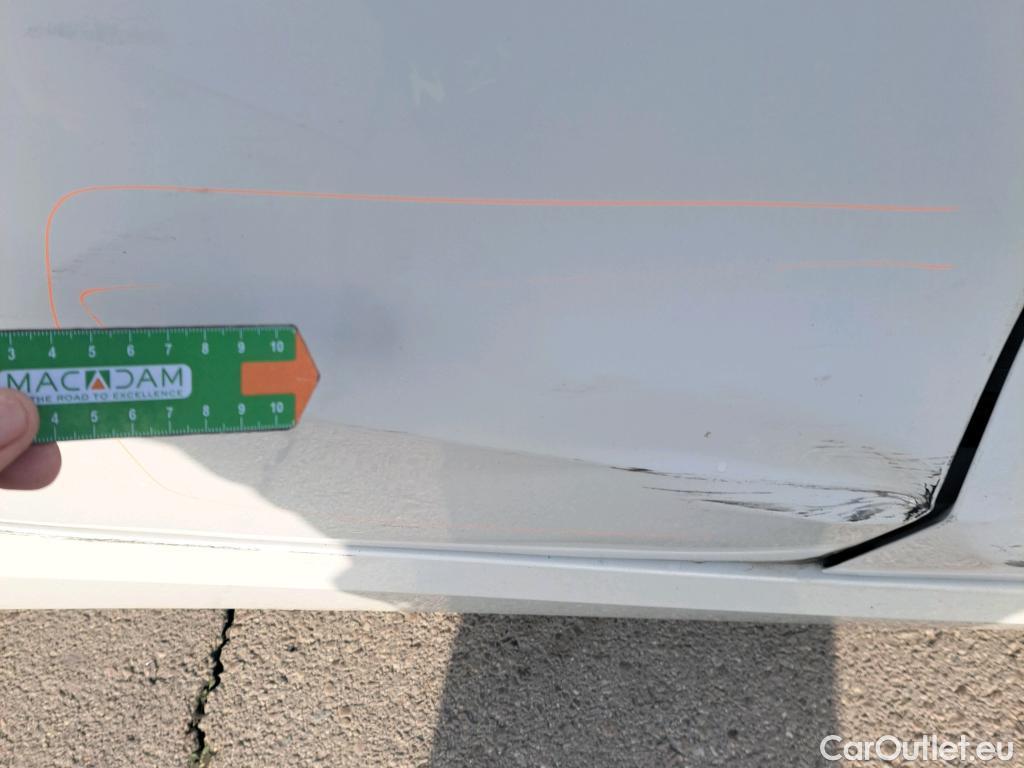  Bmw  Serie 1 BMW  / 2019 / 5P / berlina con portón 116d #4