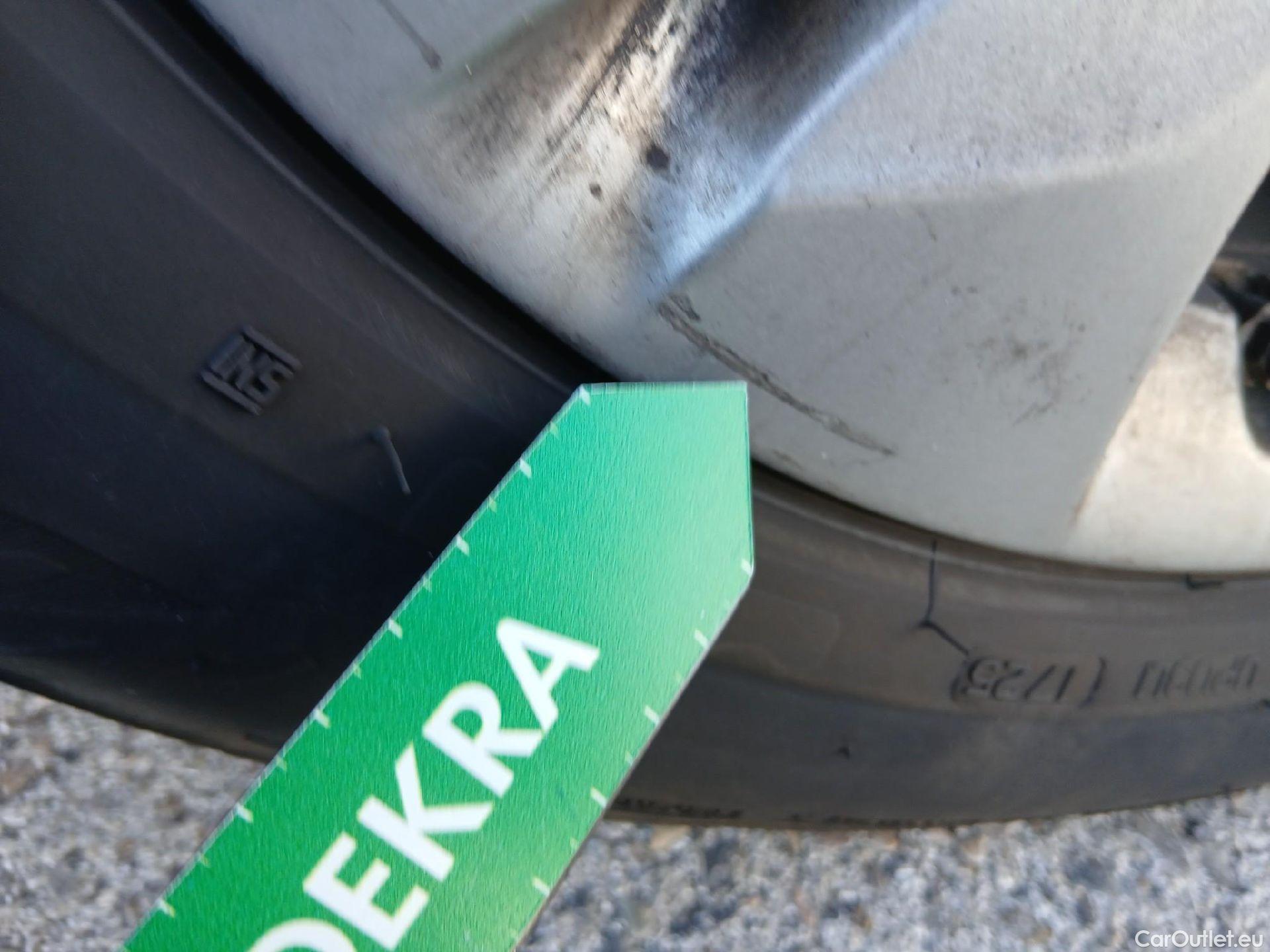  Bmw  X1 BMW  / 2019 / 5P / todoterreno sDrive18dA Corporate (AC4) #46