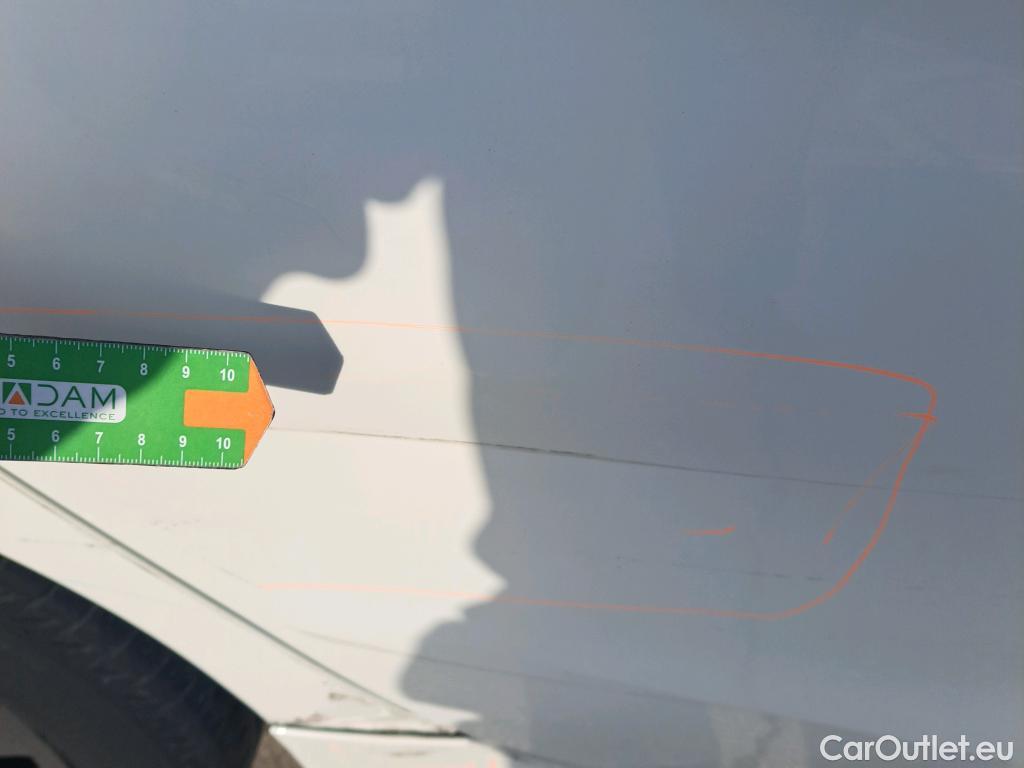  Bmw  Serie 1 BMW  / 2019 / 5P / berlina con portón 116d #5