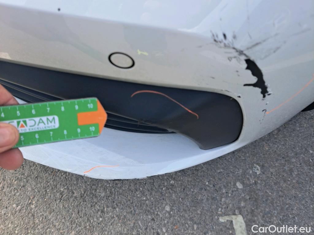  Bmw  Serie 1 BMW  / 2019 / 5P / berlina con portón 116d #37