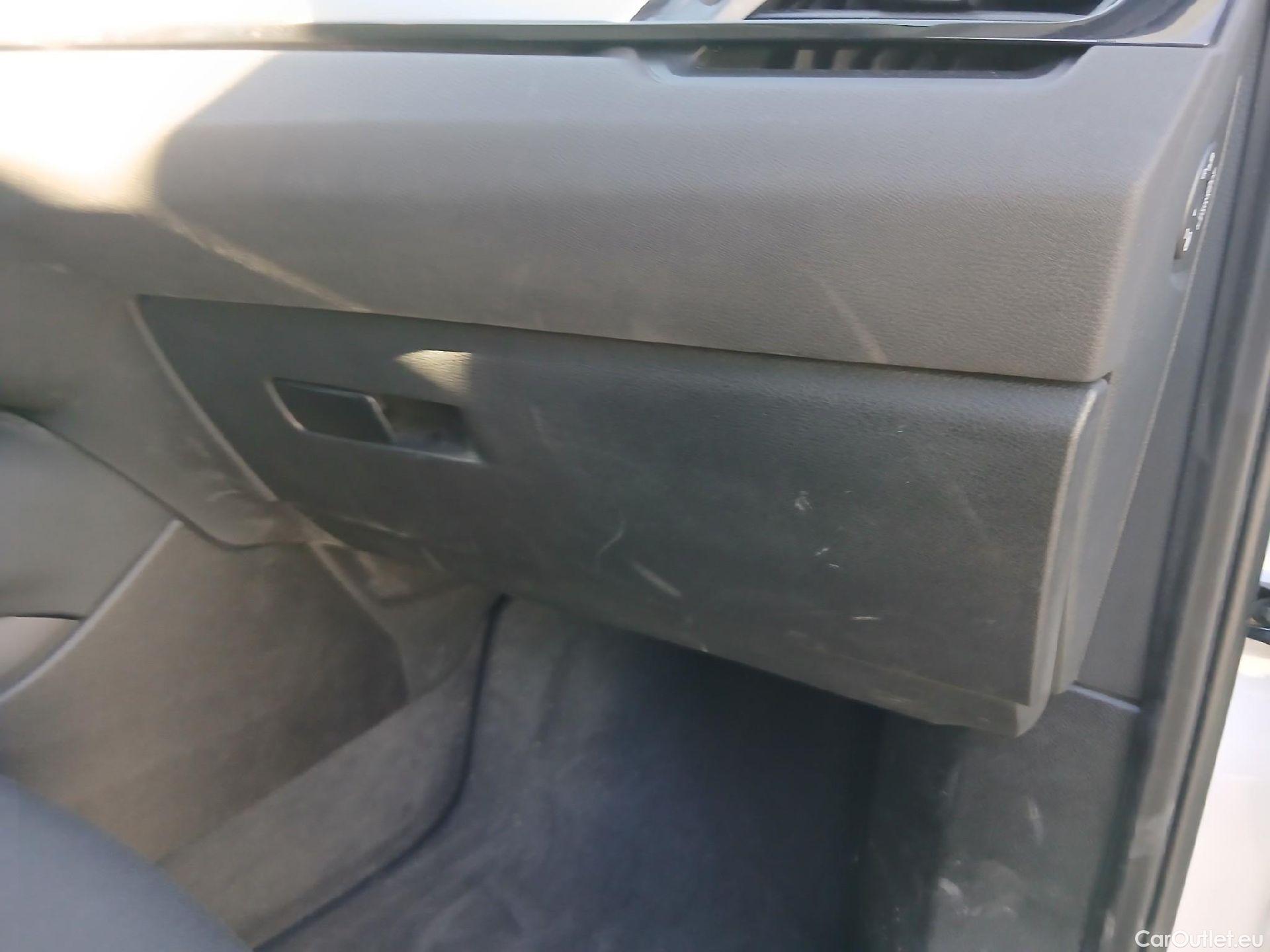  Bmw  X1 BMW  / 2019 / 5P / todoterreno sDrive18dA Corporate (AC4) #43