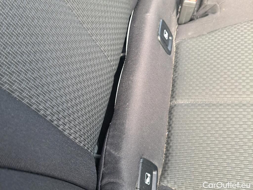  Bmw  Serie 1 BMW  / 2019 / 5P / berlina con portón 116d #33