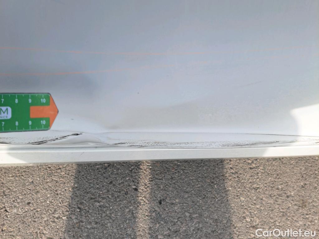  Bmw  Serie 1 BMW  / 2019 / 5P / berlina con portón 116d #2