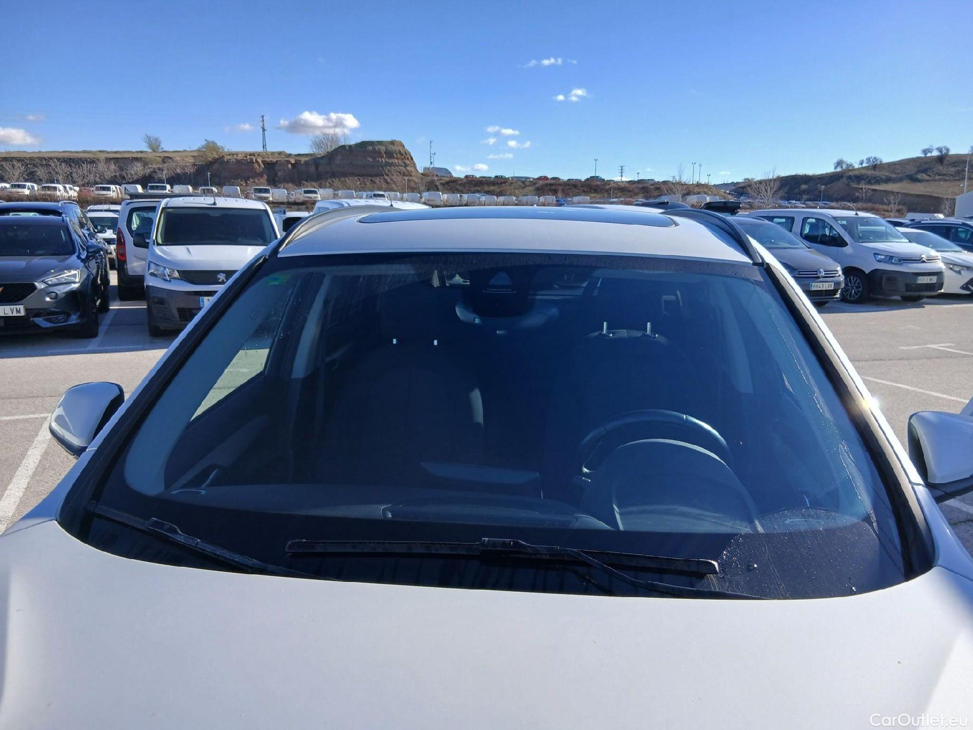  Bmw  X1 BMW  / 2019 / 5P / todoterreno sDrive18dA Corporate (AC4) #2