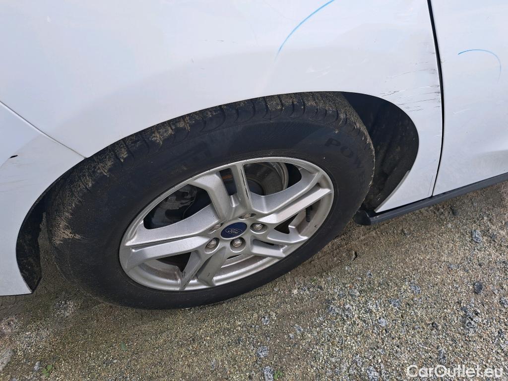  Ford  Focus FORD  / 2018 / 5P / berlina con portón 1.0 Ecoboost 92kW Trend Edition #32