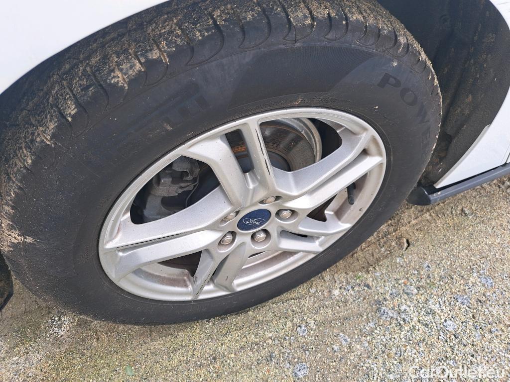  Ford  Focus FORD  / 2018 / 5P / berlina con portón 1.0 Ecoboost 92kW Trend Edition #33