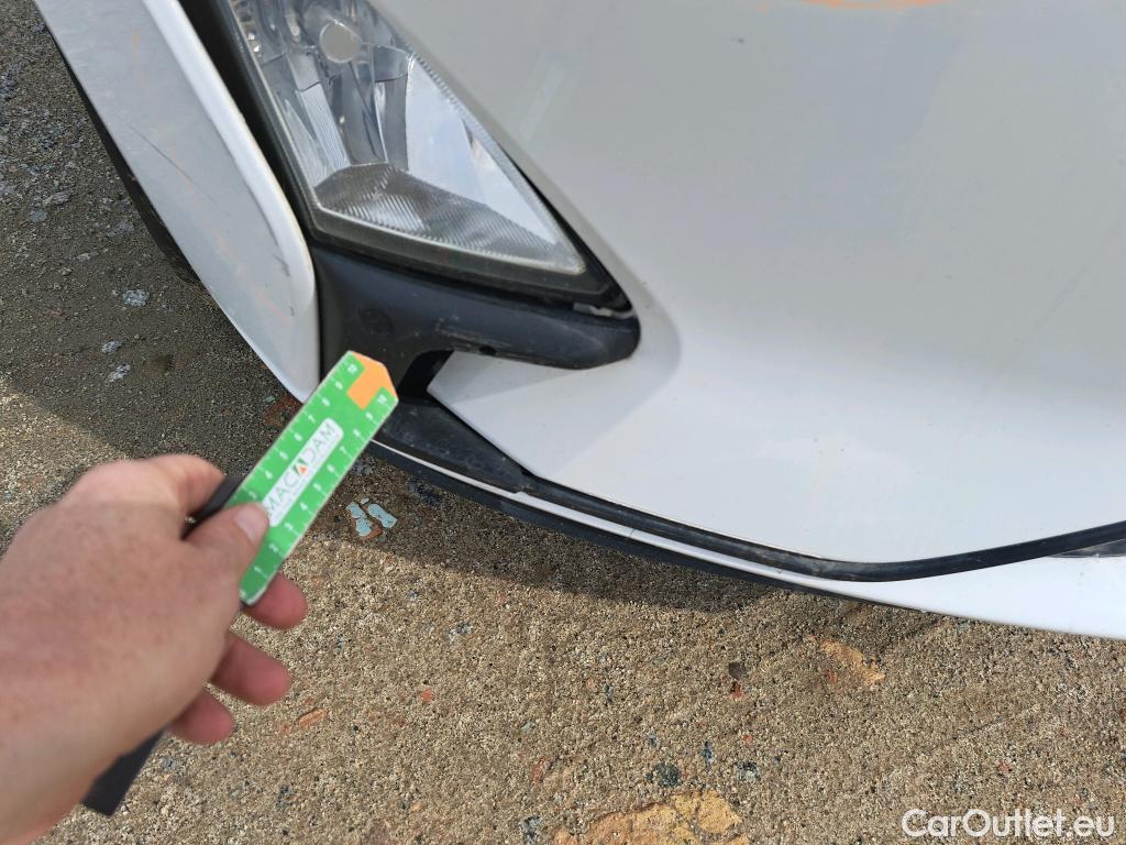  Ford  Focus FORD  / 2018 / 5P / berlina con portón 1.0 Ecoboost 92kW Trend Edition #31