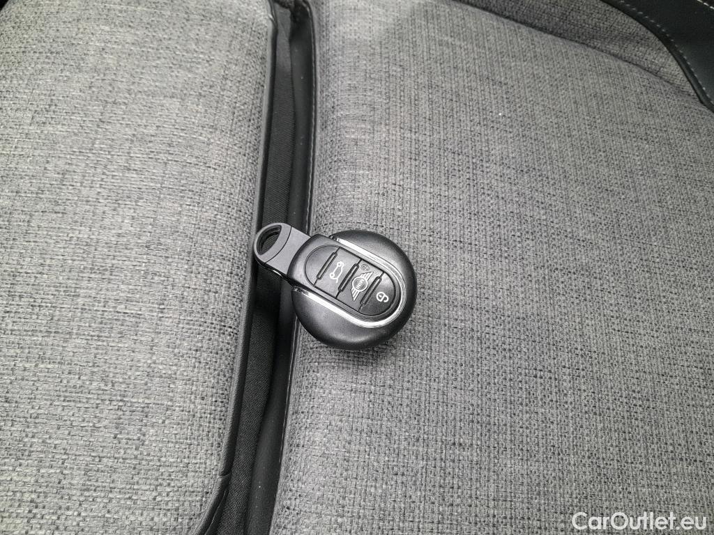  Mini  Countryman MINI  / 2016 / 5P / berlina con portón Cooper S E ALL4 #2