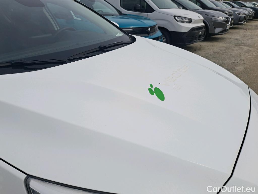  Ford  Focus FORD  / 2018 / 5P / berlina con portón 1.0 Ecoboost 92kW Trend Edition #20