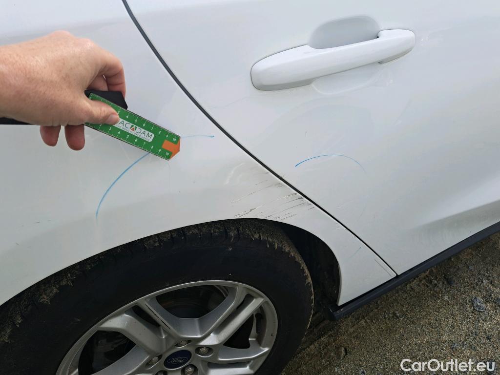  Ford  Focus FORD  / 2018 / 5P / berlina con portón 1.0 Ecoboost 92kW Trend Edition #4