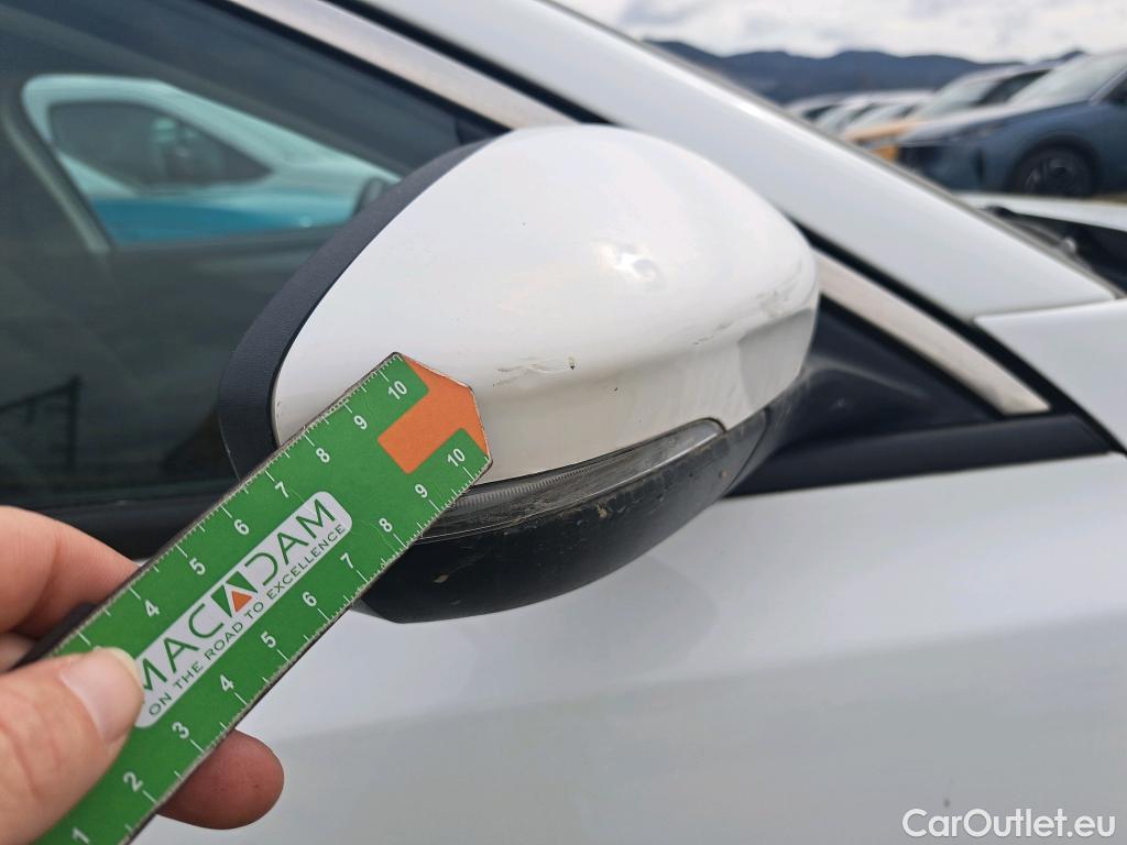  Ford  Focus FORD  / 2018 / 5P / berlina con portón 1.0 Ecoboost 92kW Trend Edition #27