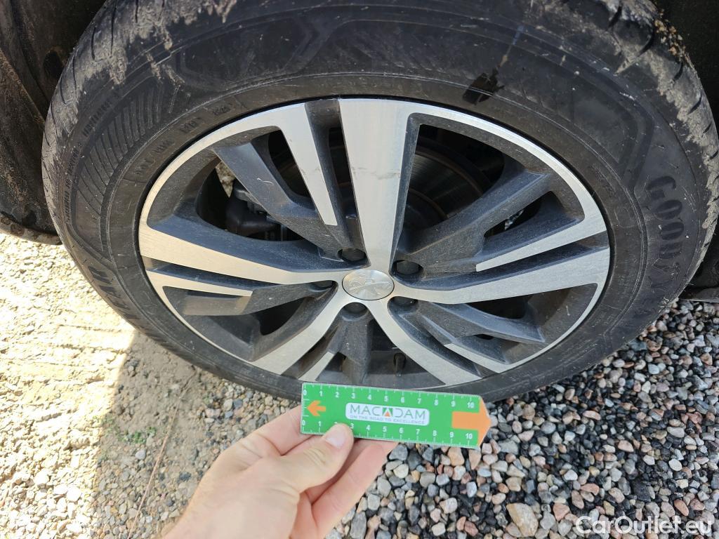  Peugeot  5008 PEUGEOT  / 2020 / 5P / todoterreno 1.5 BlueHDi 96kW S&S Allure Pack EAT8 #21