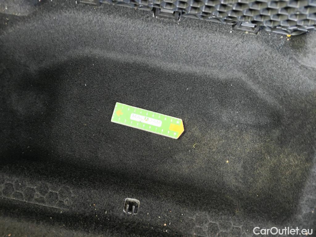  Peugeot  5008 PEUGEOT  / 2020 / 5P / todoterreno 1.5 BlueHDi 96kW S&S Allure Pack EAT8 #11