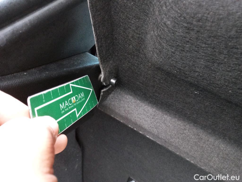  Peugeot  208 PEUGEOT  / 2019 / 5P / berlina con portón BlueHDi 73kW (100CV) Business Line #3