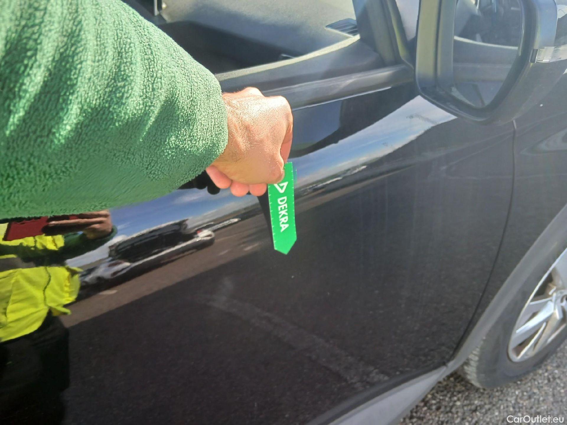  Peugeot  3008 PEUGEOT  / 2020 / 5P / todoterreno 1.5 BlueHDi 96kW Active Pack EAT8 #18