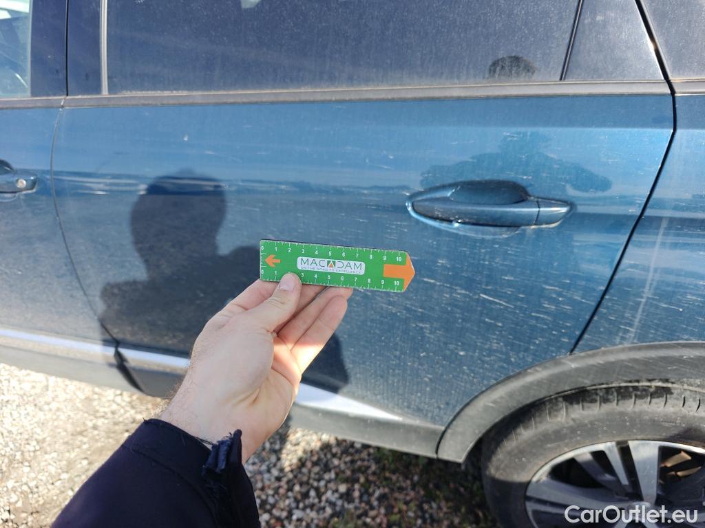  Peugeot  5008 PEUGEOT  / 2020 / 5P / todoterreno 1.5 BlueHDi 96kW S&S Allure Pack EAT8 #18