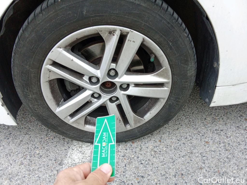  Toyota  Corolla TOYOTA  1.8 125H ACTIVE TECH E-CVT #56