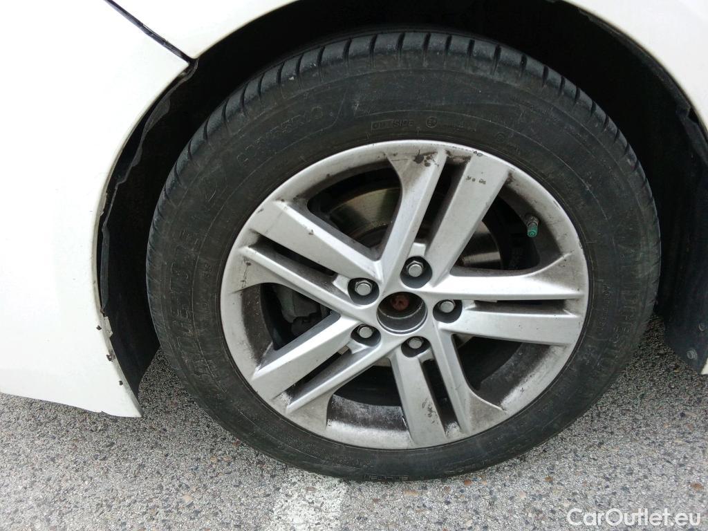  Toyota  Corolla TOYOTA  1.8 125H ACTIVE TECH E-CVT #55