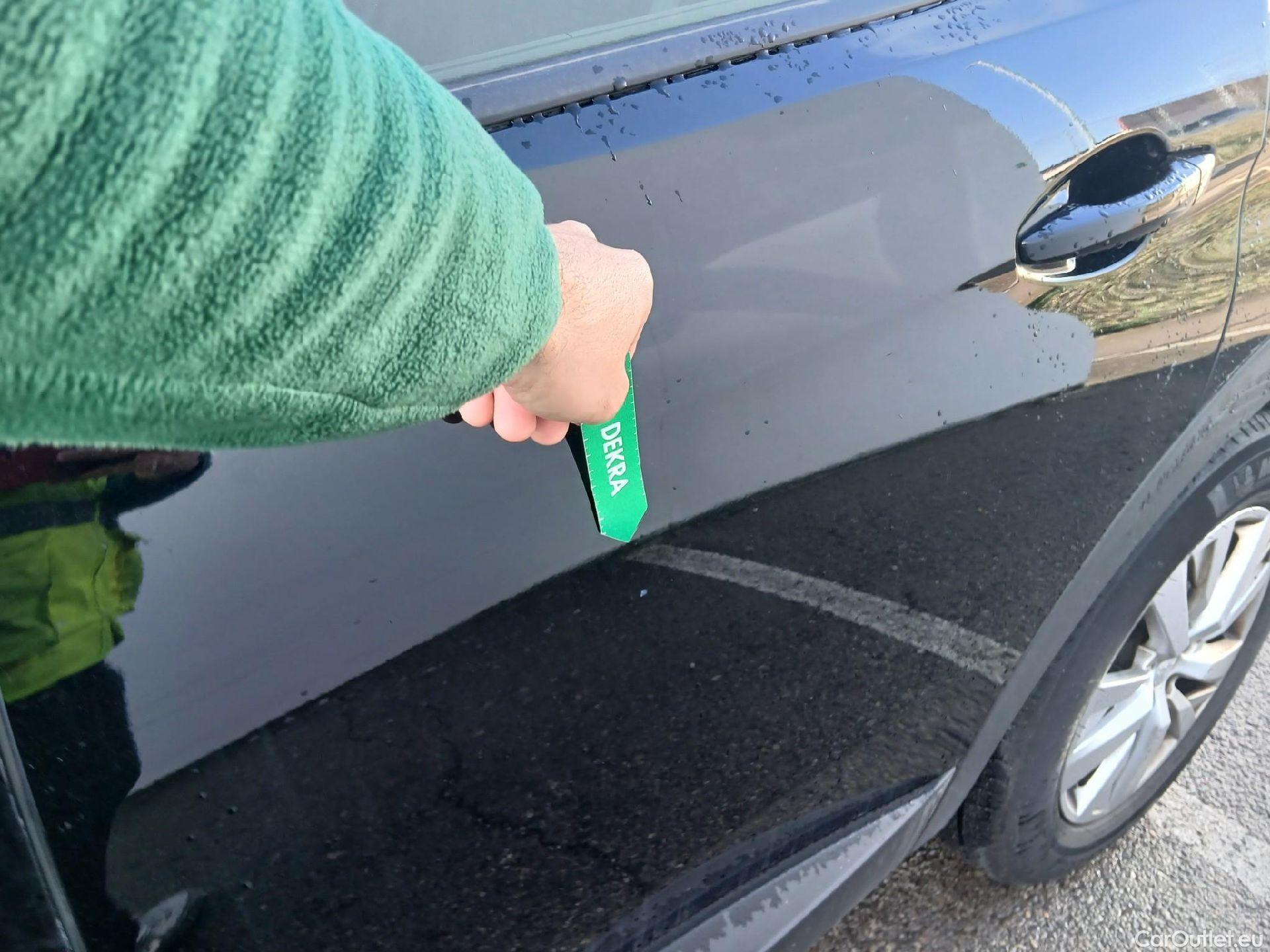  Peugeot  3008 PEUGEOT  / 2020 / 5P / todoterreno 1.5 BlueHDi 96kW Active Pack EAT8 #9