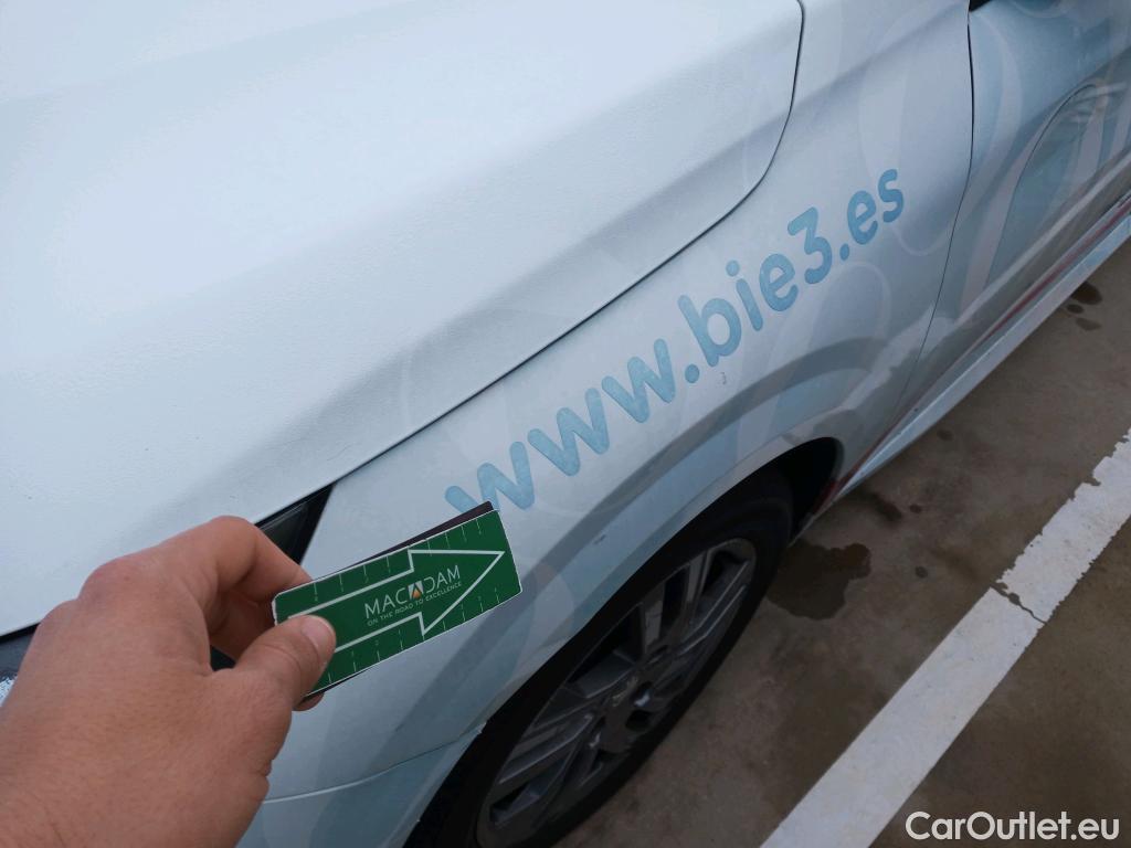  Peugeot  208 PEUGEOT  / 2019 / 5P / berlina con portón BlueHDi 73kW (100CV) Business Line #34