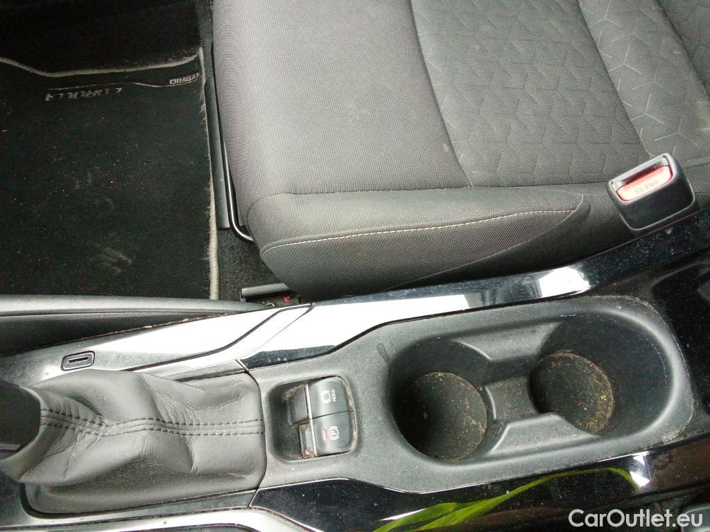  Toyota  Corolla TOYOTA  1.8 125H ACTIVE TECH E-CVT #28