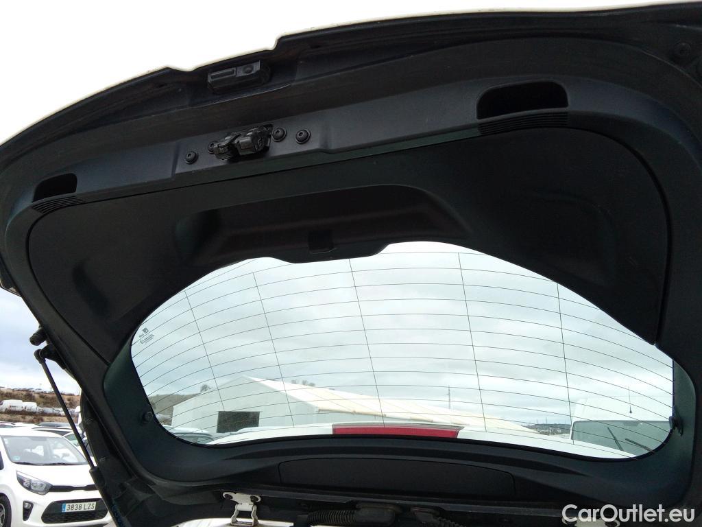  Toyota  Corolla TOYOTA  1.8 125H ACTIVE TECH E-CVT #40