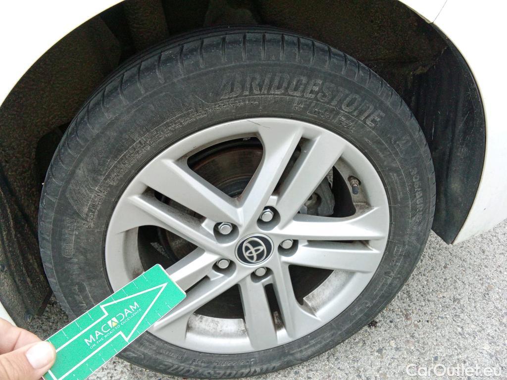  Toyota  Corolla TOYOTA  1.8 125H ACTIVE TECH E-CVT #31