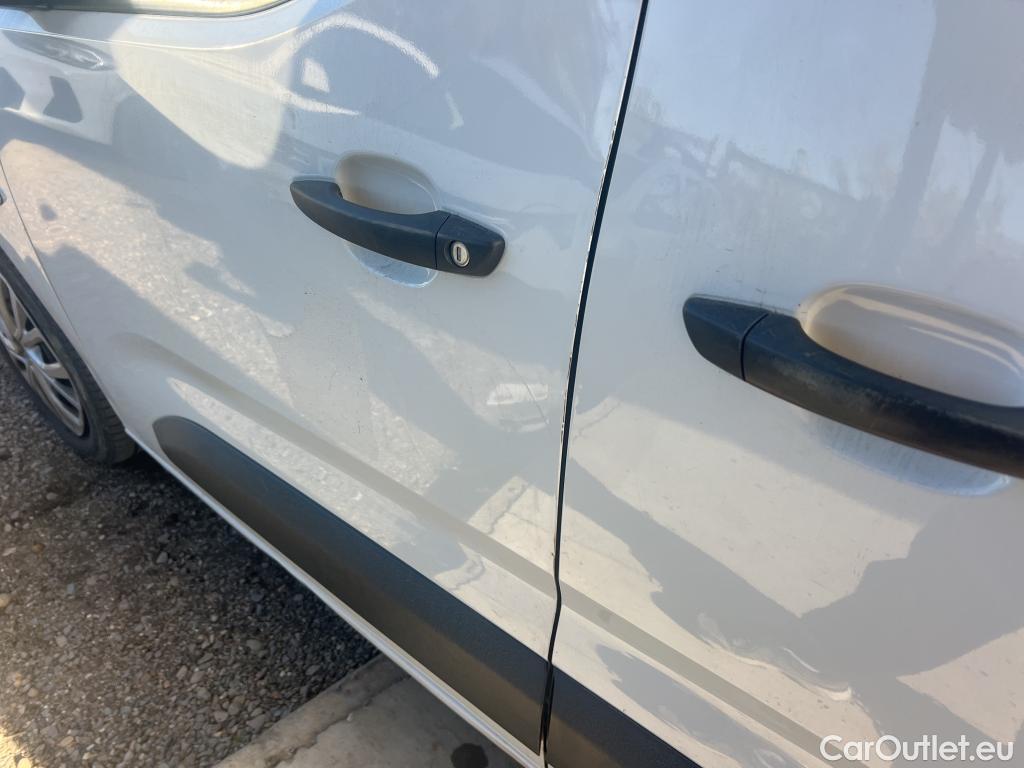  Citroen  Berlingo CITROEN  / 2018 / 4P / combi Talla M BlueHDi 100 S&S LIVE PACK BUSINE #17