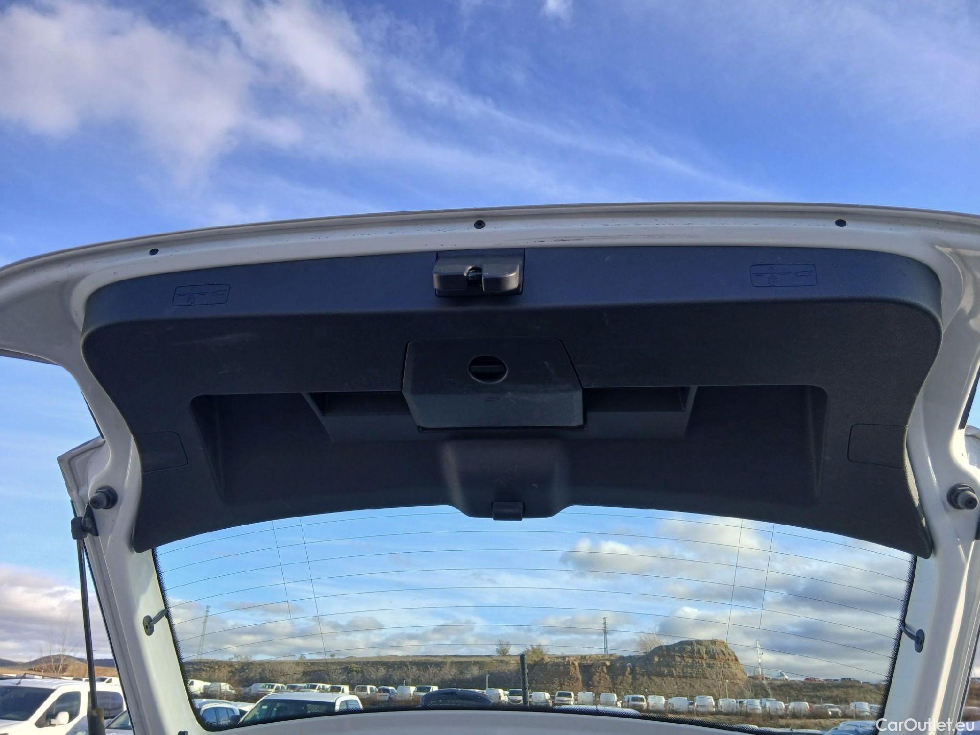  Volkswagen  Polo VOLKSWAGEN  / 2021 / 5P / berlina con portón Life 1.0 TSI 70kW (95CV) #42