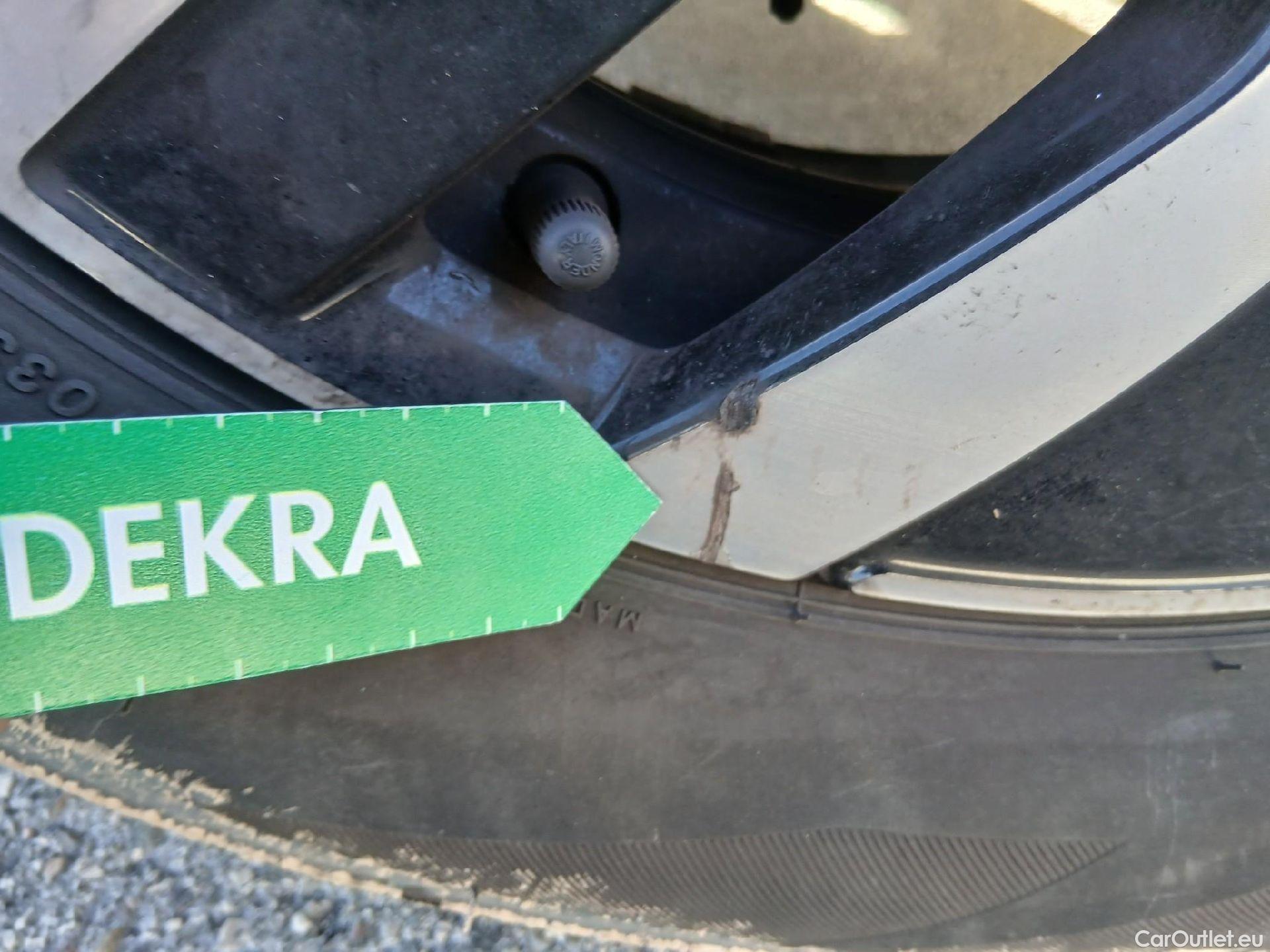  Volkswagen  Polo VOLKSWAGEN  / 2021 / 5P / berlina con portón Life 1.0 TSI 70kW (95CV) #15