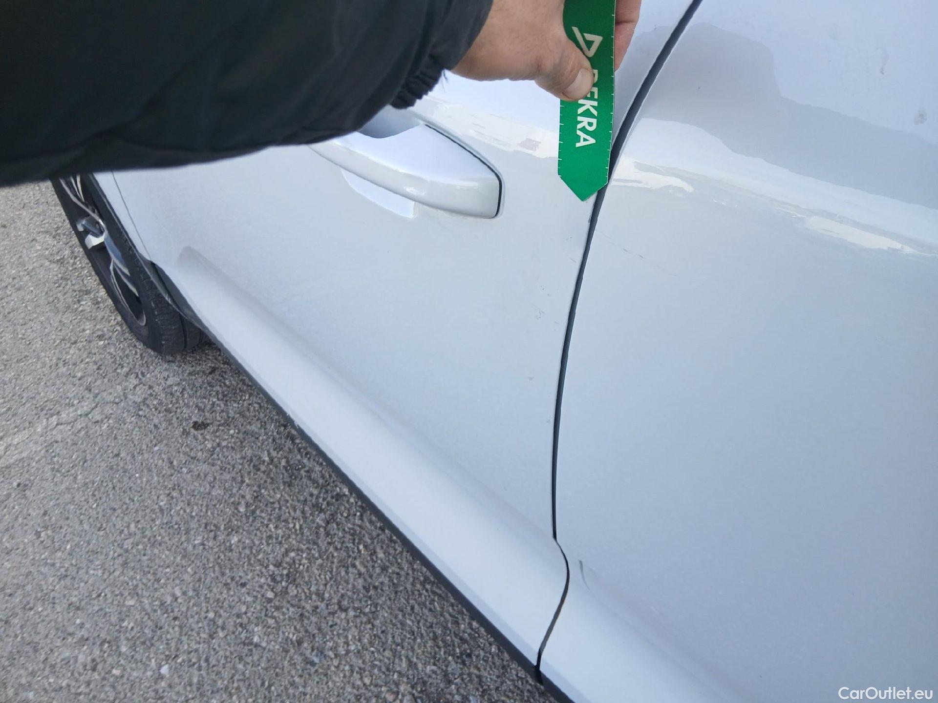  Volvo  XC 40 VOLVO XC40 / 2017 / 5P / todoterreno 1.5 T5 Twin Recharge R-Design Auto #6