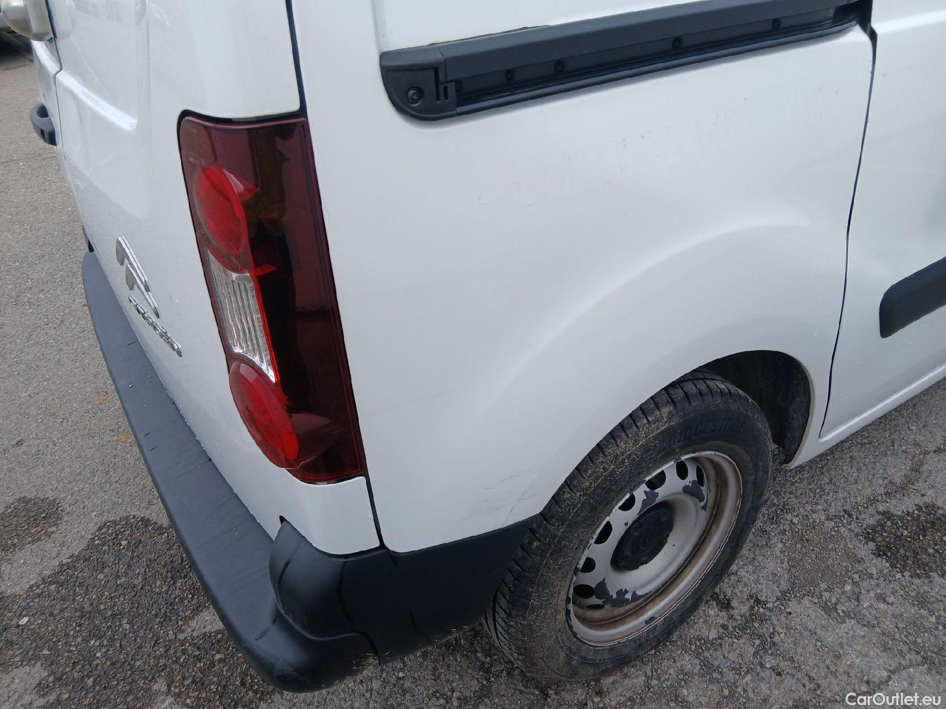  Citroen  Berlingo CITROEN  / 2015 / 3P / furgón derivado de turismo BlueHDi 74KW (100CV) #16