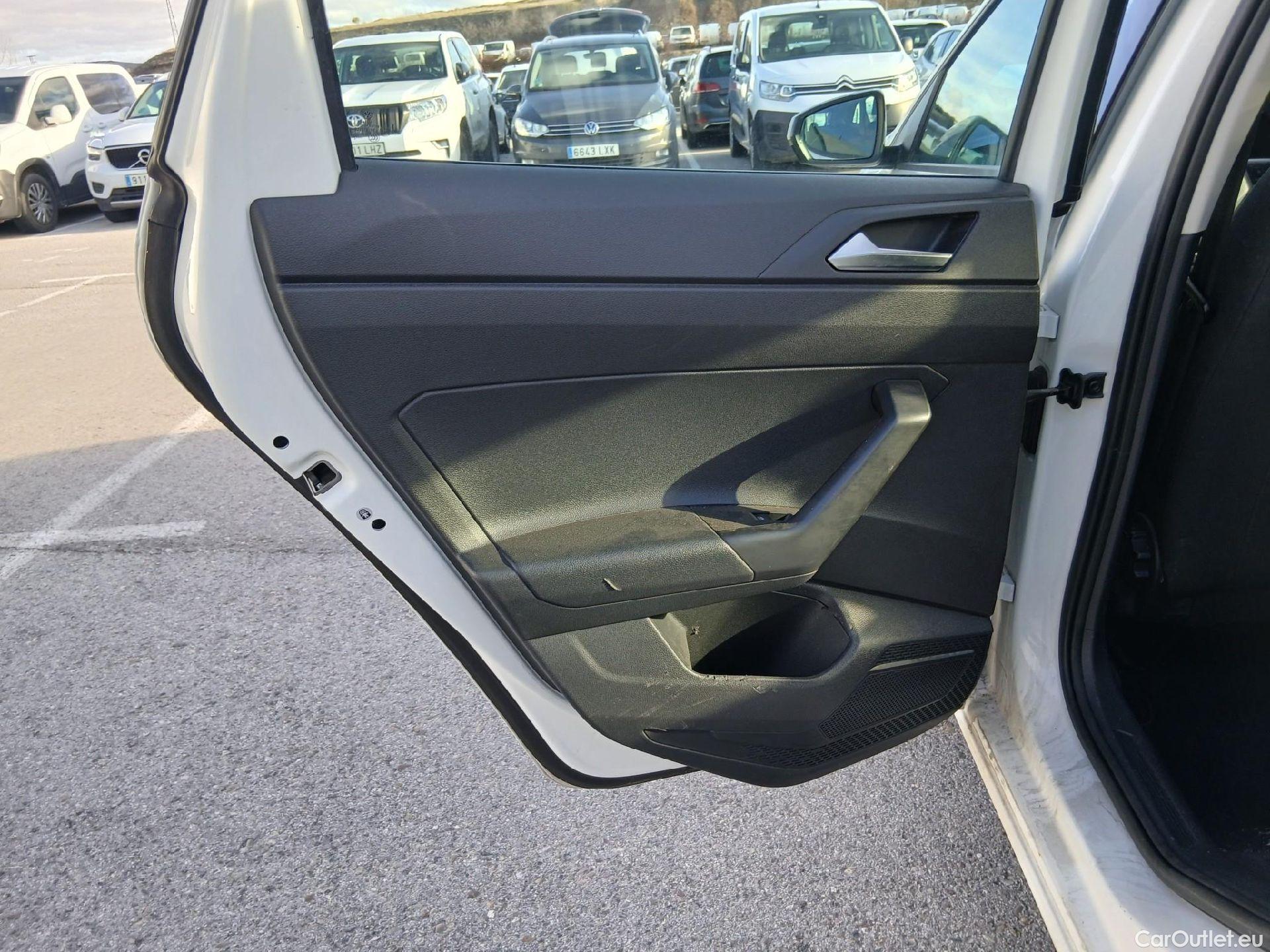  Volkswagen  Polo VOLKSWAGEN  / 2021 / 5P / berlina con portón Life 1.0 TSI 70kW (95CV) #26