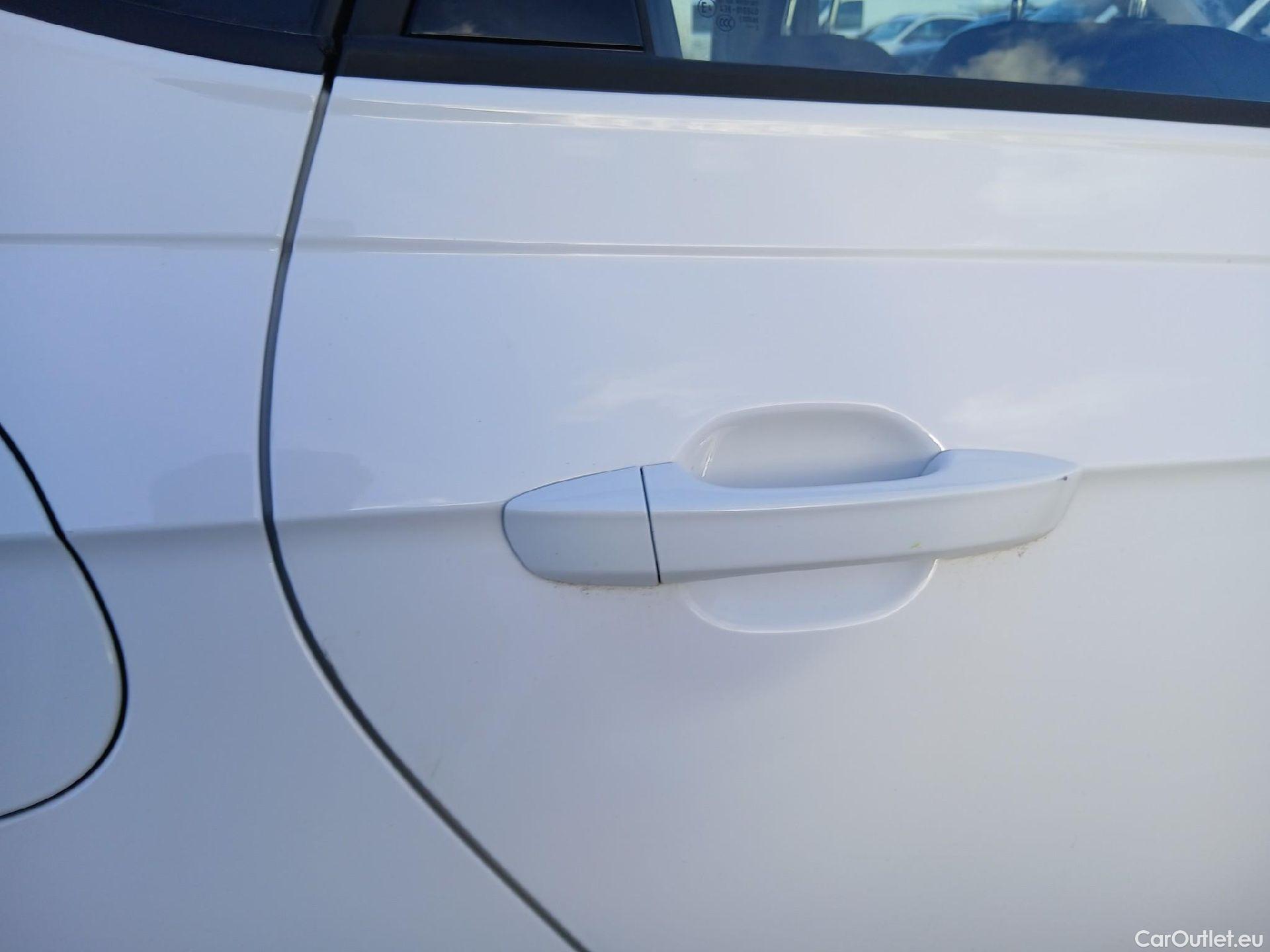  Volkswagen  Polo VOLKSWAGEN  / 2021 / 5P / berlina con portón Life 1.0 TSI 70kW (95CV) #57