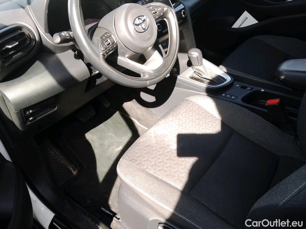  Toyota  Yaris Cross TOYOTA  / 2021 / 5P / todoterreno 1.5 120H Active Tech #23