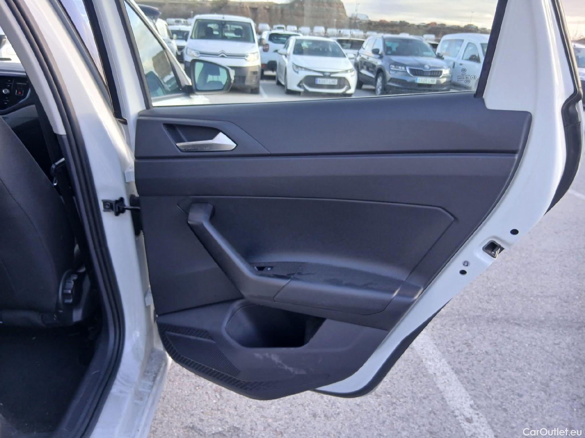  Volkswagen  Polo VOLKSWAGEN  / 2021 / 5P / berlina con portón Life 1.0 TSI 70kW (95CV) #60