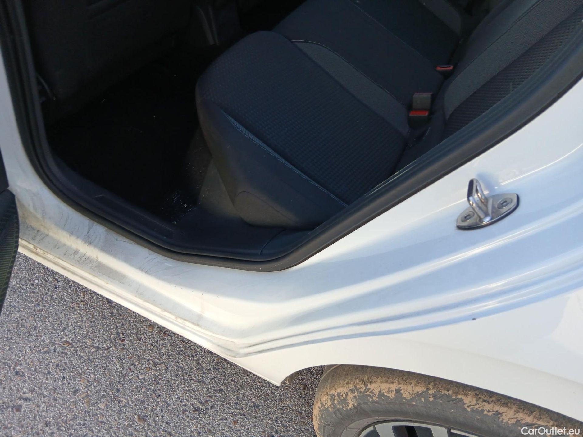  Volkswagen  Polo VOLKSWAGEN  / 2021 / 5P / berlina con portón Life 1.0 TSI 70kW (95CV) #30