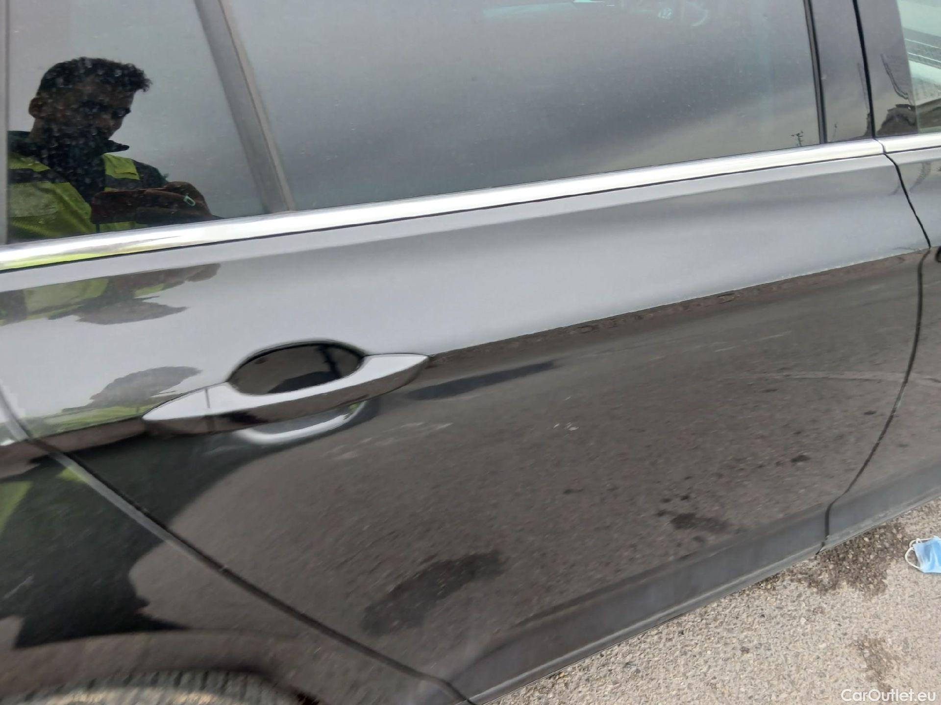  Volkswagen  Passat VOLKSWAGEN  / 2019 / 5P / familiar Variant Executive 2.0 TDI 110kW DSG #17