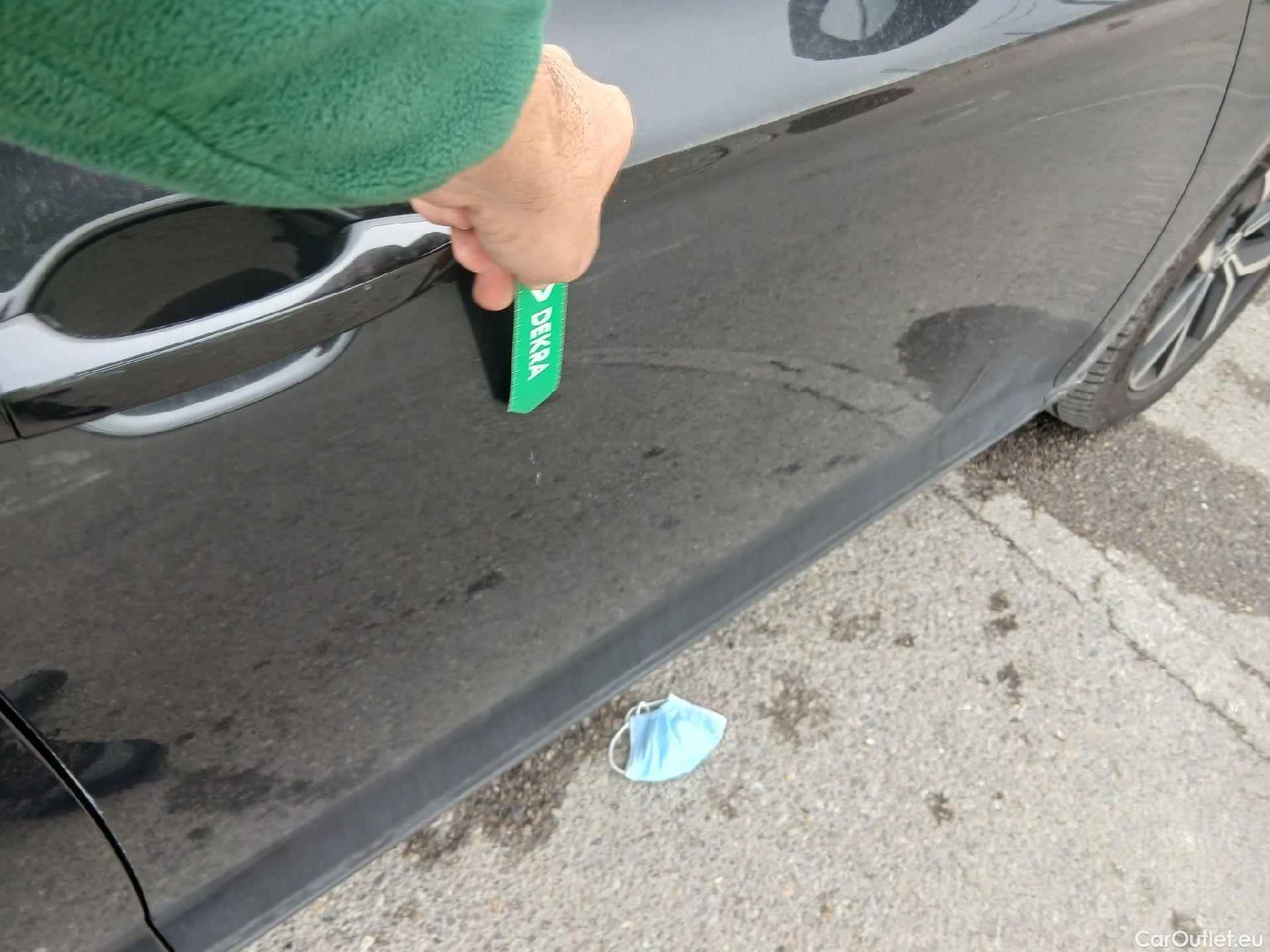  Volkswagen  Passat VOLKSWAGEN  / 2019 / 5P / familiar Variant Executive 2.0 TDI 110kW DSG #19