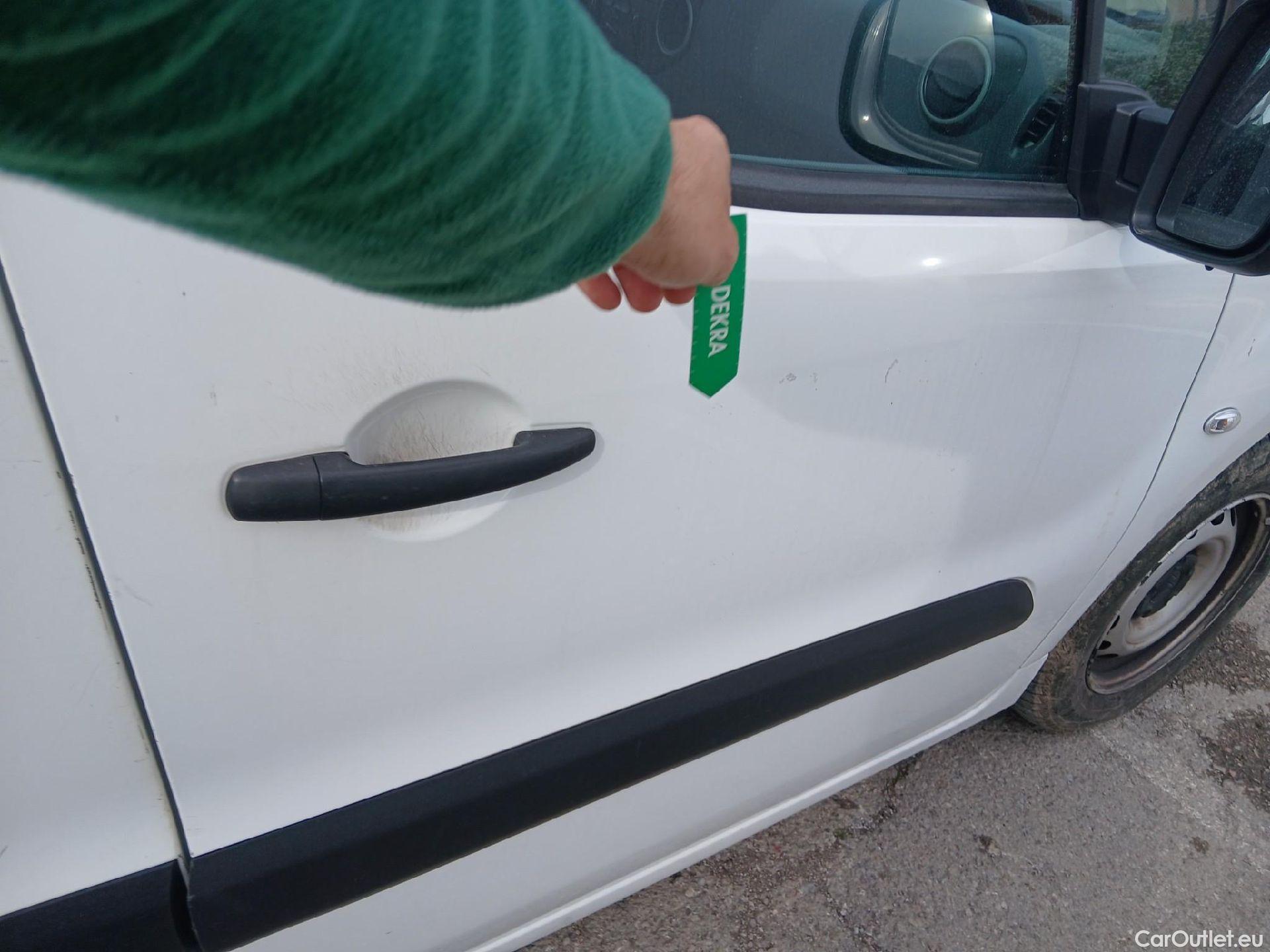  Citroen  Berlingo CITROEN  / 2015 / 3P / furgón derivado de turismo BlueHDi 74KW (100CV) #19