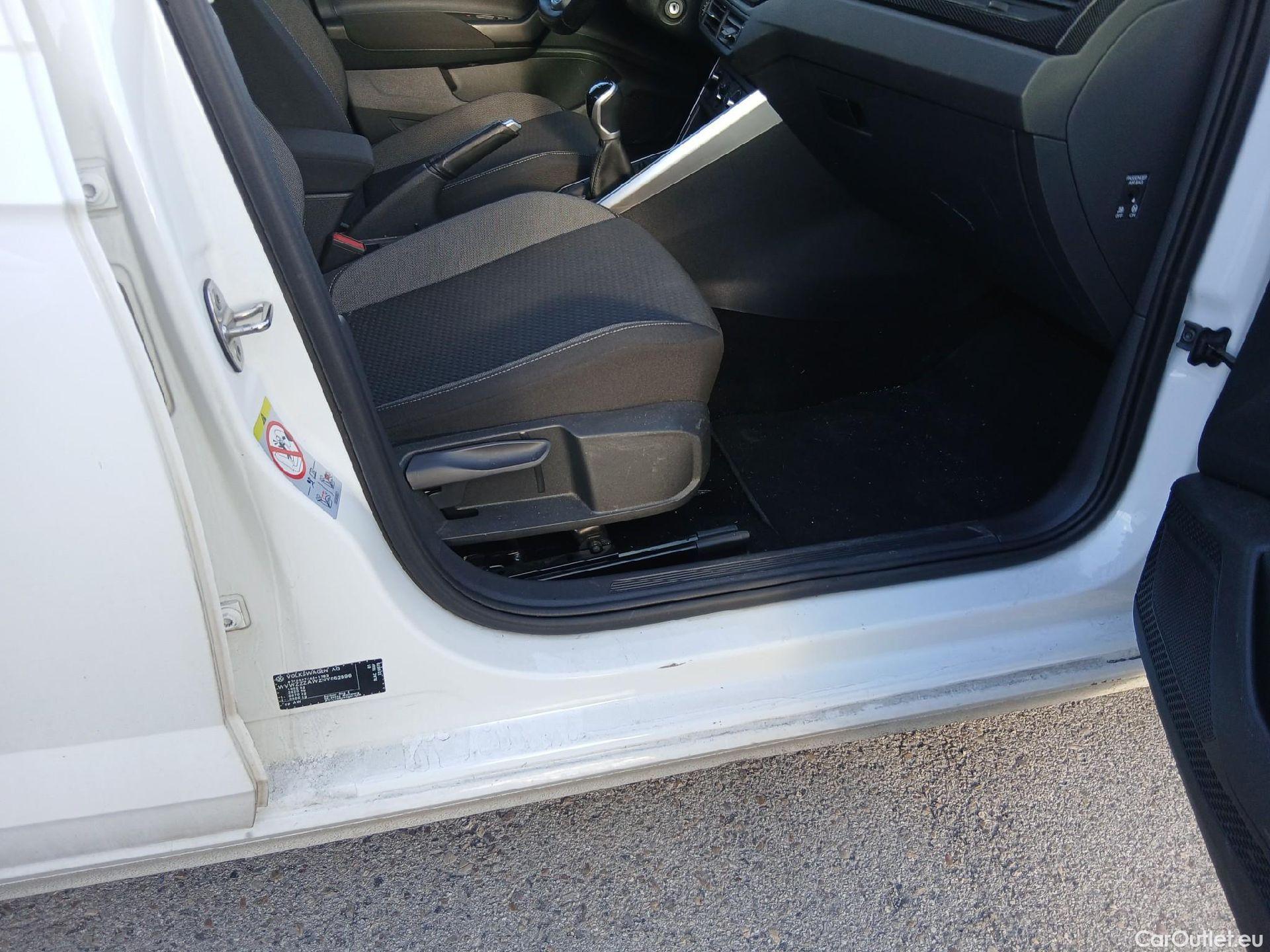  Volkswagen  Polo VOLKSWAGEN  / 2021 / 5P / berlina con portón Life 1.0 TSI 70kW (95CV) #67