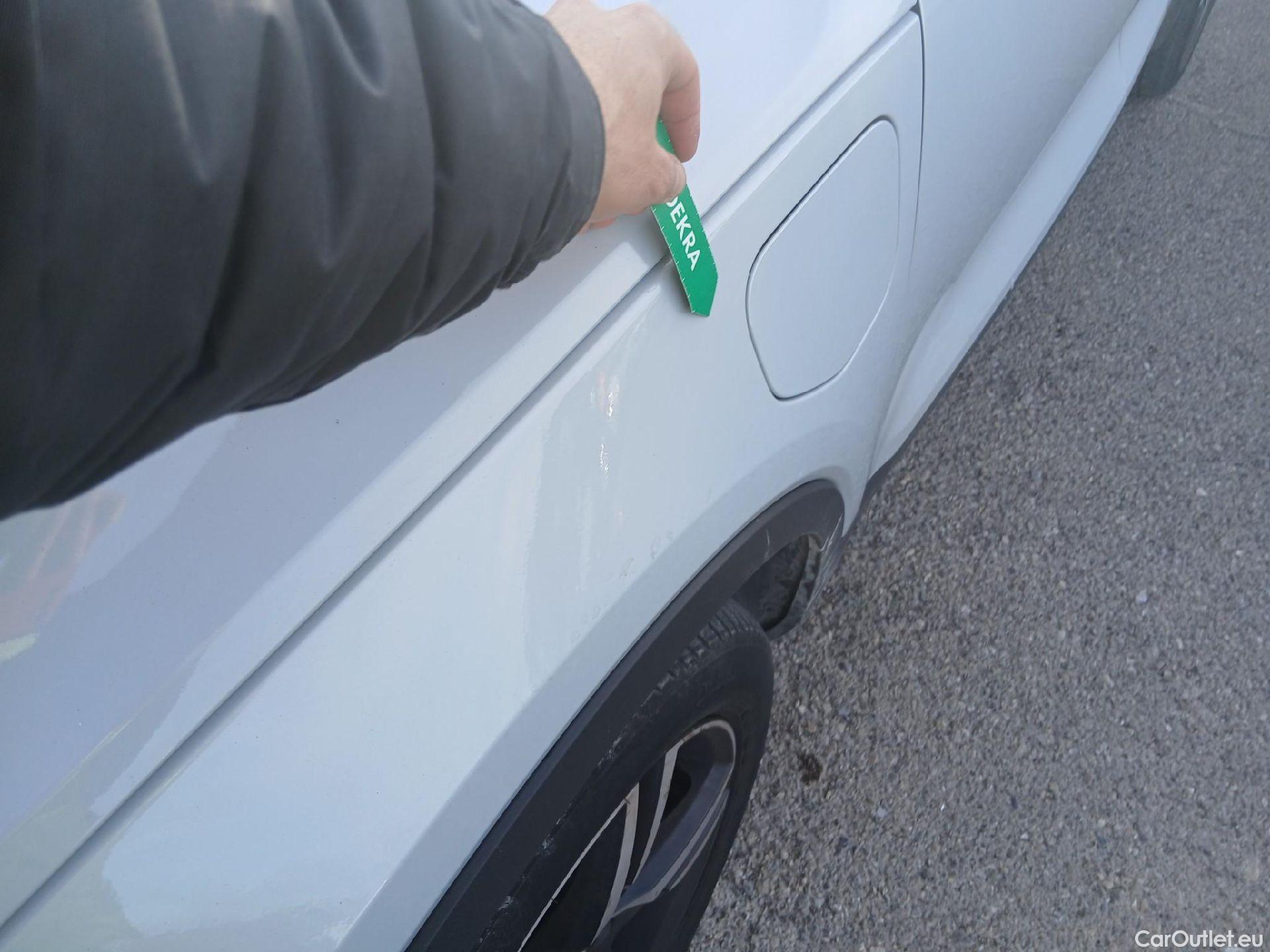  Volvo  XC 40 VOLVO XC40 / 2017 / 5P / todoterreno 1.5 T5 Twin Recharge R-Design Auto #2