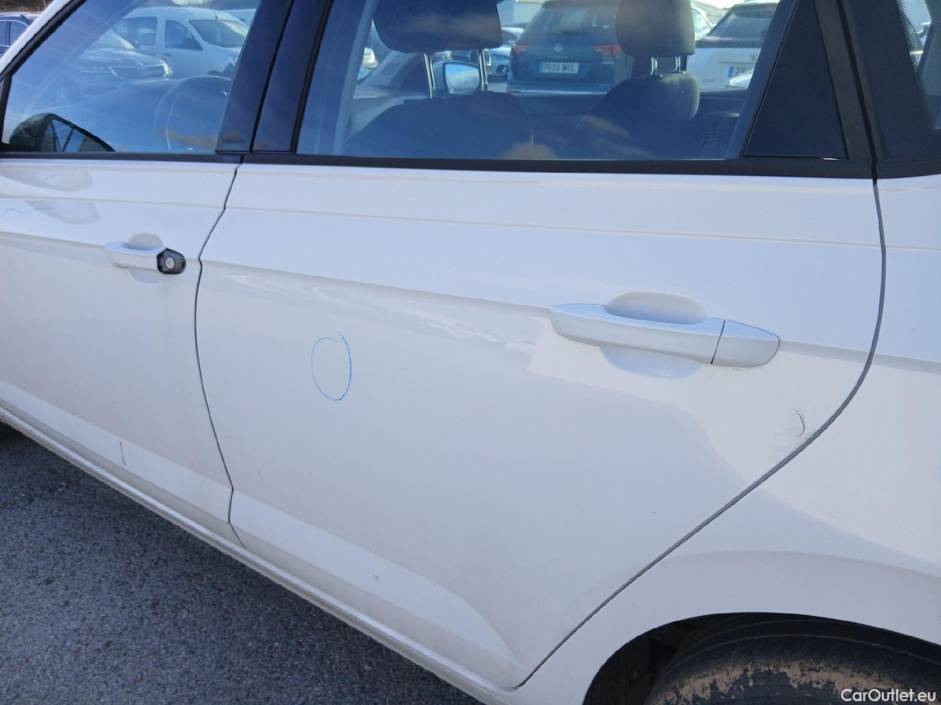  Volkswagen  Polo VOLKSWAGEN  / 2021 / 5P / berlina con portón Life 1.0 TSI 70kW (95CV) #20