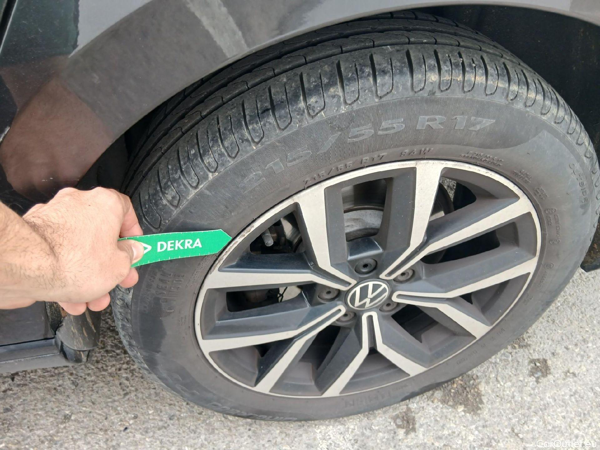  Volkswagen  Passat VOLKSWAGEN  / 2019 / 5P / familiar Variant Executive 2.0 TDI 110kW DSG #11