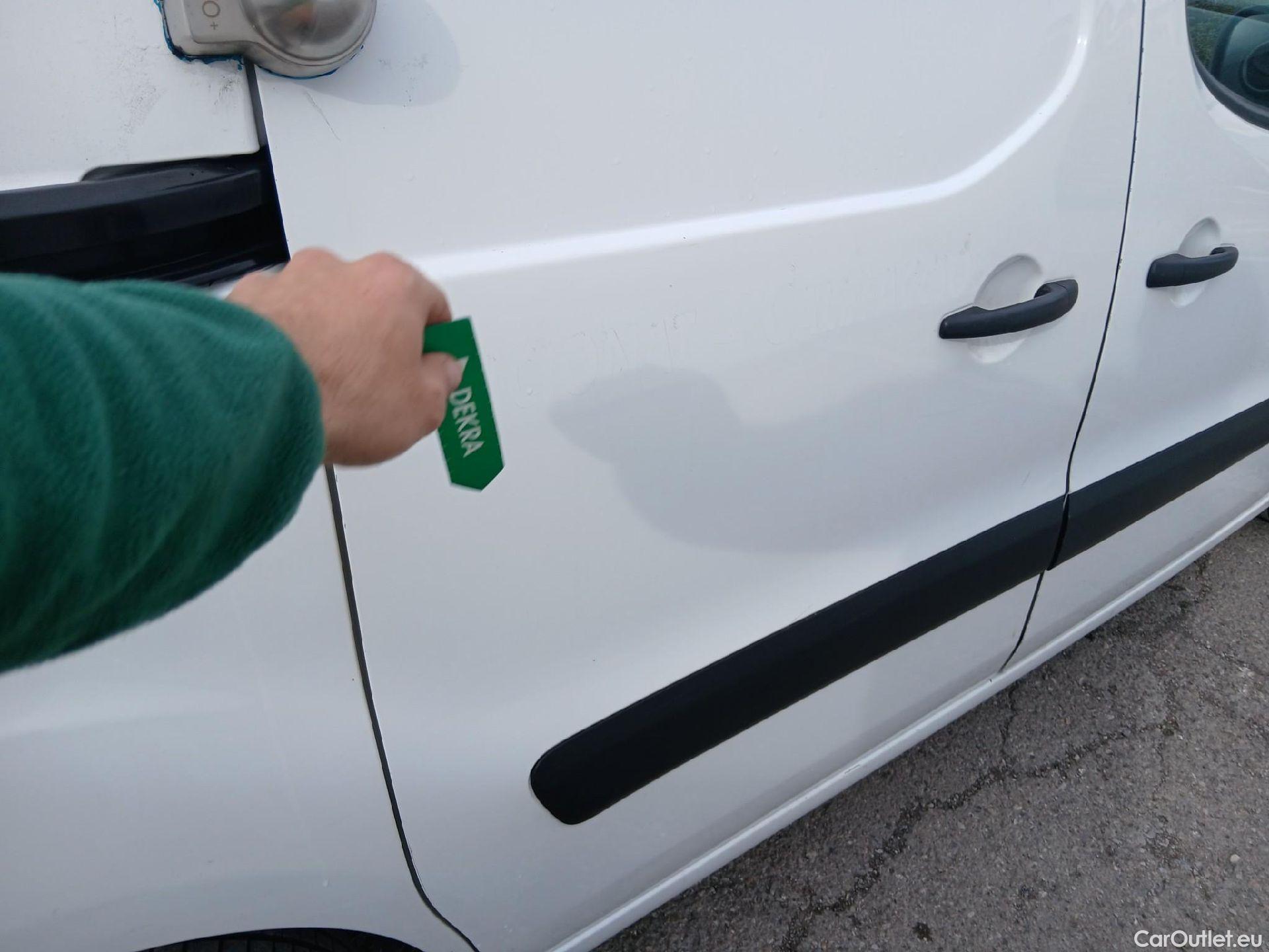  Citroen  Berlingo CITROEN  / 2015 / 3P / furgón derivado de turismo BlueHDi 74KW (100CV) #18