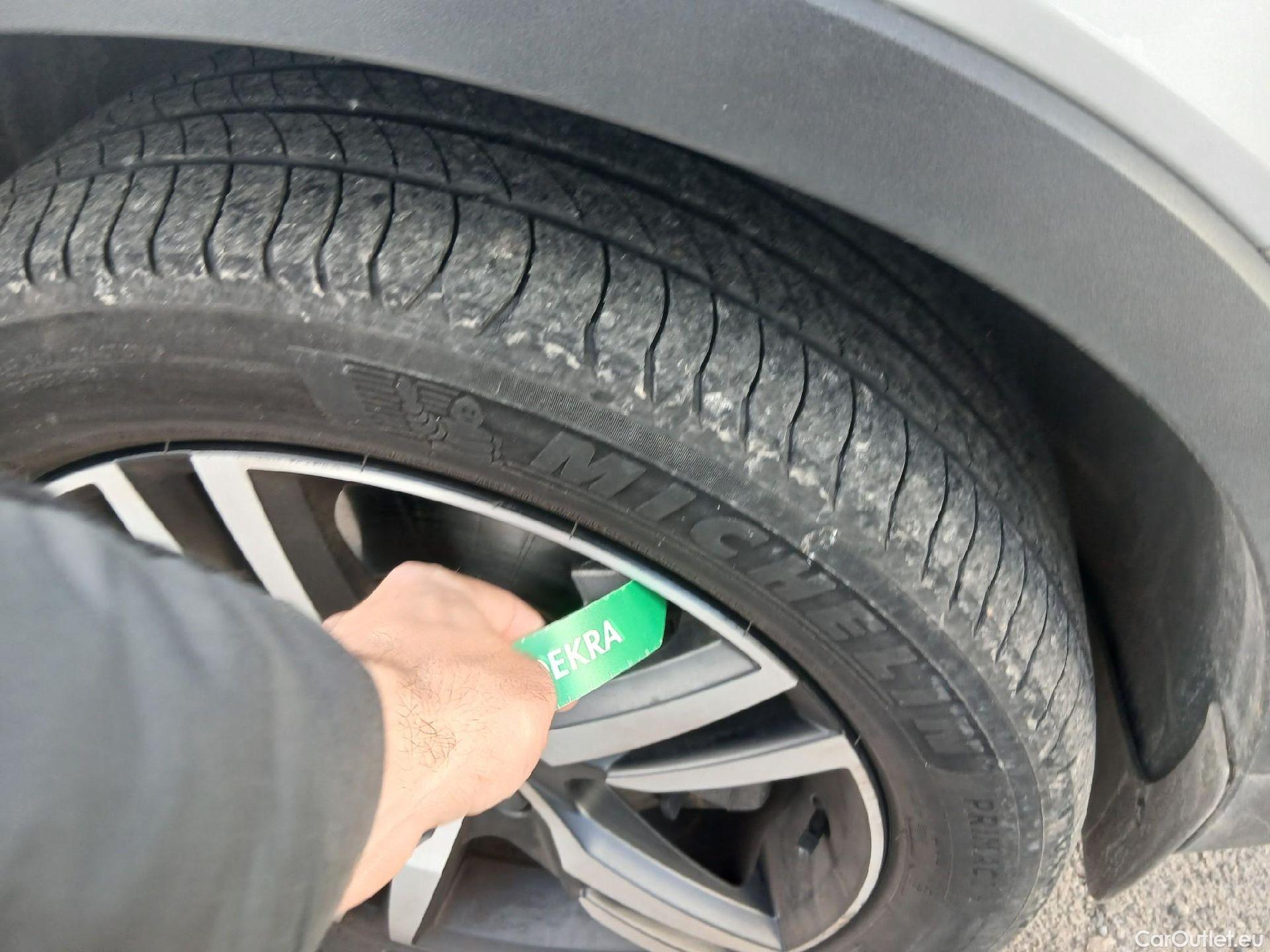  Volvo  XC 40 VOLVO XC40 / 2017 / 5P / todoterreno 1.5 T5 Twin Recharge R-Design Auto #12