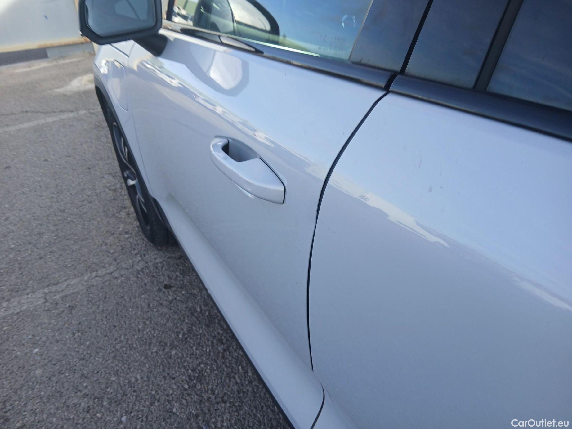  Volvo  XC 40 VOLVO XC40 / 2017 / 5P / todoterreno 1.5 T5 Twin Recharge R-Design Auto #5