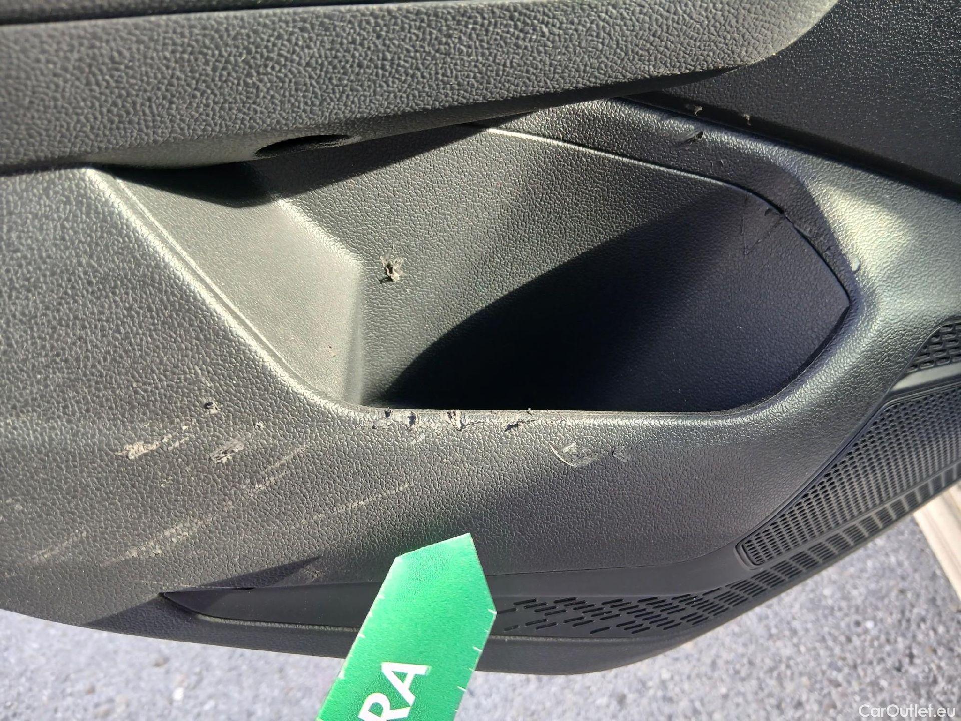  Volkswagen  Polo VOLKSWAGEN  / 2021 / 5P / berlina con portón Life 1.0 TSI 70kW (95CV) #27