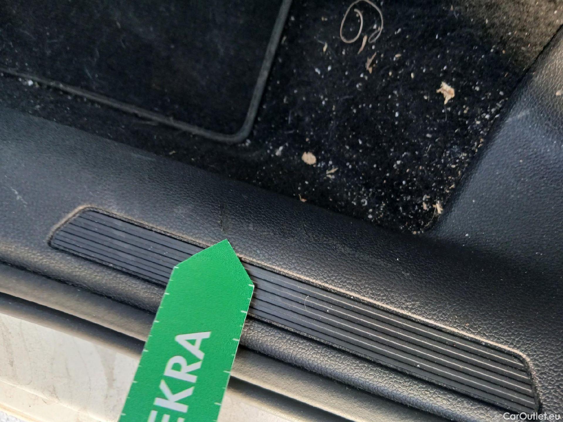  Volkswagen  Polo VOLKSWAGEN  / 2021 / 5P / berlina con portón Life 1.0 TSI 70kW (95CV) #33